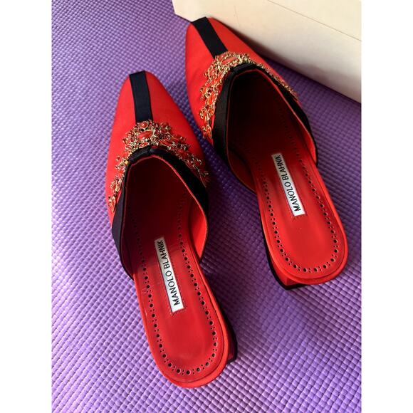Manolo Blahnik RARE Red Black Silk Embellished Mules Clogs Size 38 NEW Shoes - Picture 1 of 9